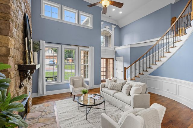 978 Brooke Stone Drive, Soddy Daisy, TN 37379