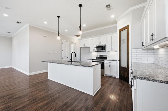 315 Ashwood Street, Azle, TX 76020