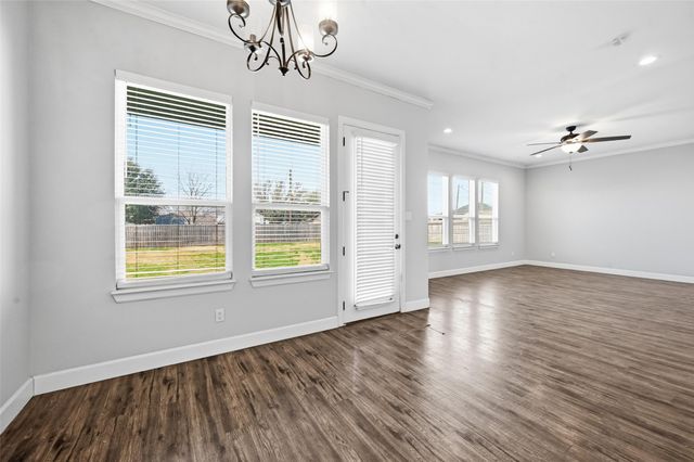 315 Ashwood Street, Azle, TX 76020