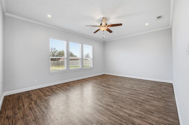 315 Ashwood Street, Azle, TX 76020