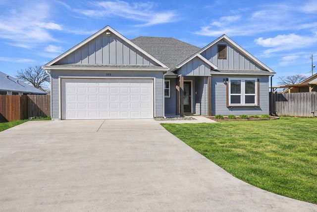 315 Ashwood Street, Azle, TX 76020