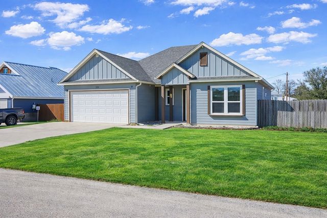 315 Ashwood Street, Azle, TX 76020