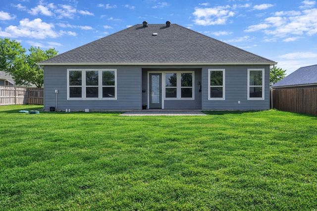 315 Ashwood Street, Azle, TX 76020