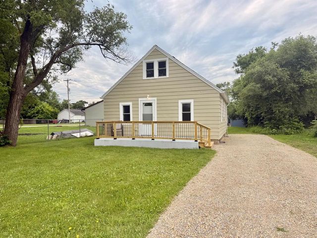 2002 S Harrison Avenue, Beloit, WI 53511