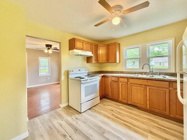 2002 S Harrison Avenue, Beloit, WI 53511