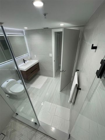 31 SE 5th Street 3103, Miami, FL 33131