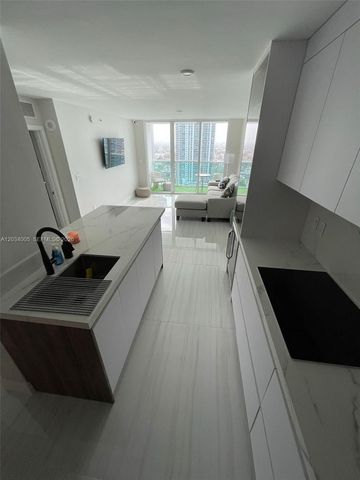 31 SE 5th Street 3103, Miami, FL 33131