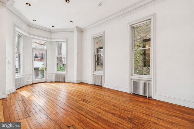2106 SPRUCE ST, Philadelphia, PA 19103