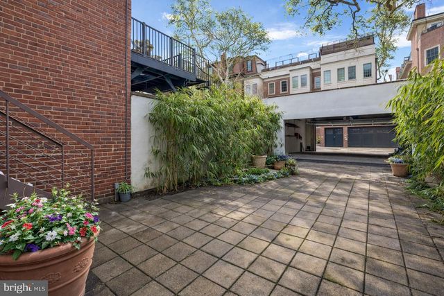2106 SPRUCE ST, Philadelphia, PA 19103