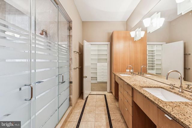 2106 SPRUCE ST, Philadelphia, PA 19103