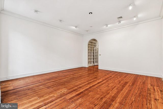 2106 SPRUCE ST, Philadelphia, PA 19103