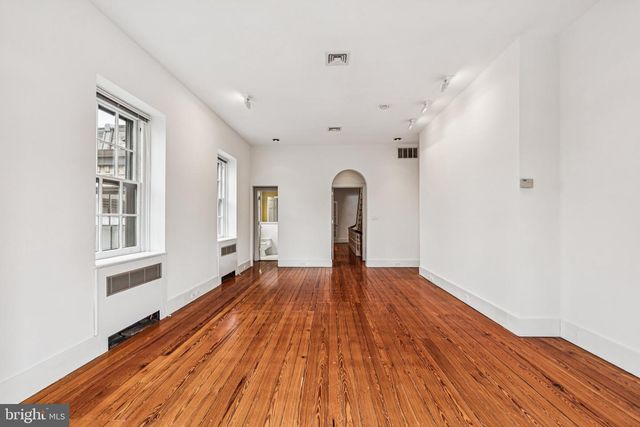 2106 SPRUCE ST, Philadelphia, PA 19103