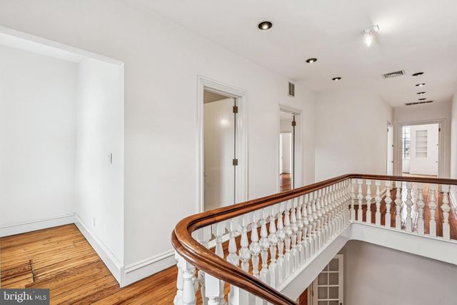 2106 SPRUCE ST, Philadelphia, PA 19103