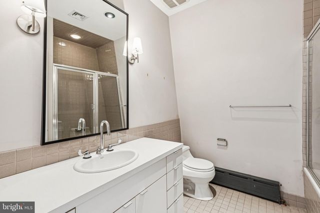 2106 SPRUCE ST, Philadelphia, PA 19103