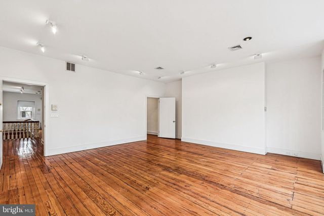 2106 SPRUCE ST, Philadelphia, PA 19103