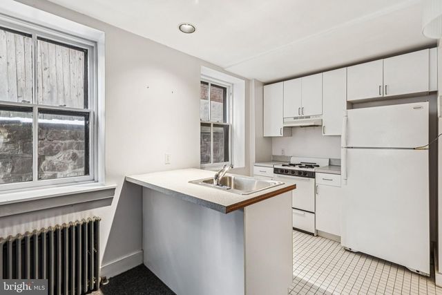2106 SPRUCE ST, Philadelphia, PA 19103
