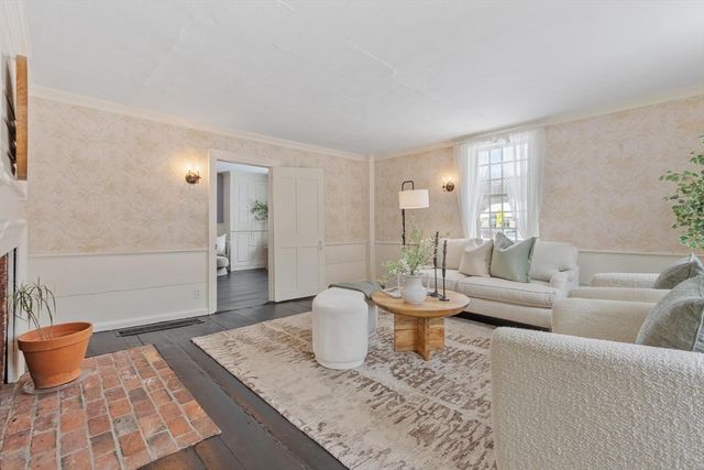 5 Lowell St 5, Carlisle, MA 01741