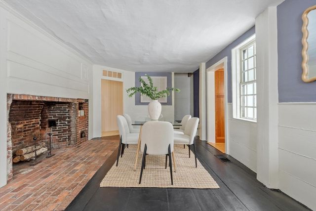 5 Lowell St 5, Carlisle, MA 01741