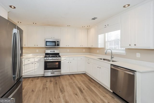 3661 Colonnade Court, Rex, GA 30273