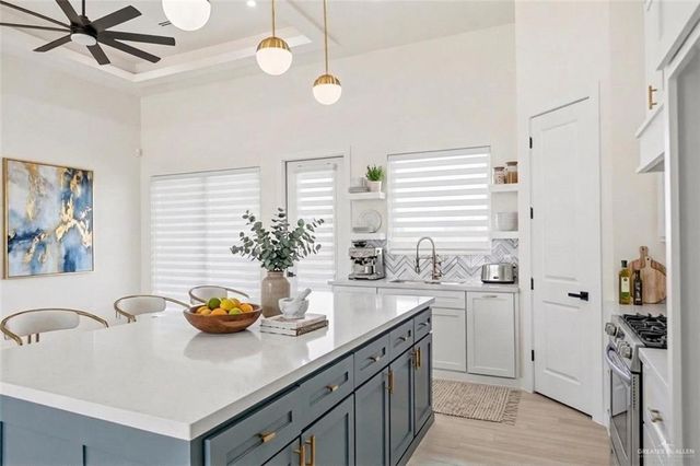 1912 Diplomat Drive, Edinburg, TX 78542