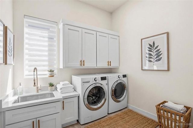 1912 Diplomat Drive, Edinburg, TX 78542