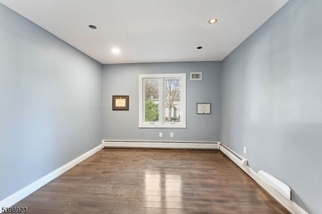 17 Rolling Hill Way, Clark Twp., NJ 07066