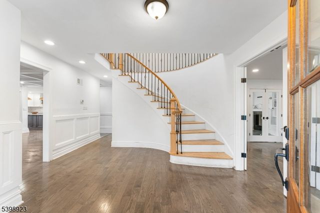 17 Rolling Hill Way, Clark Twp., NJ 07066