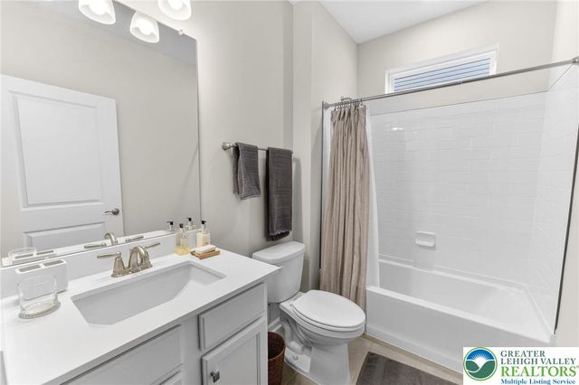 7903 Keystone Drive, Upper Macungie Twp, PA 18031