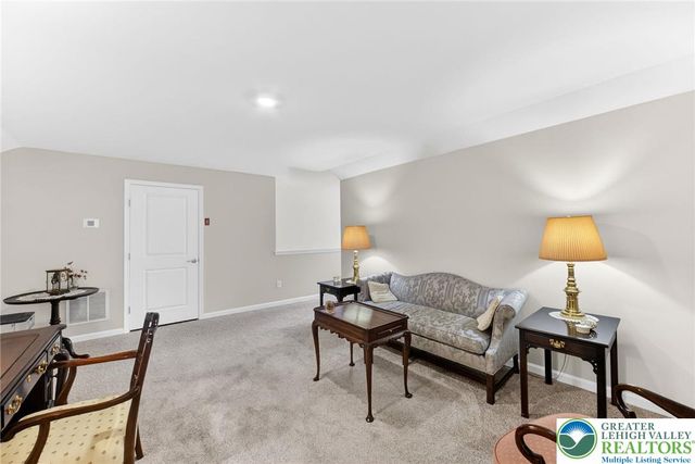 7903 Keystone Drive, Upper Macungie Twp, PA 18031