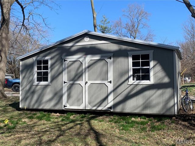 422 Stephen Avenue, Greenville, IL 62246