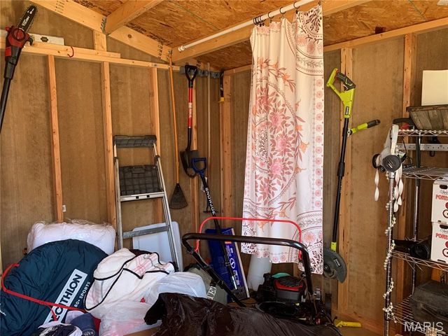 422 Stephen Avenue, Greenville, IL 62246