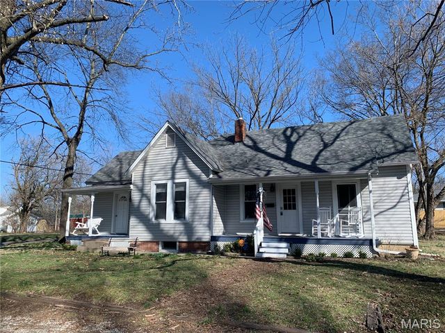 422 Stephen Avenue, Greenville, IL 62246