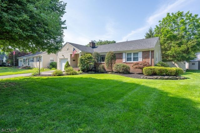 964 Crescent Dr, Rahway City, NJ 07065