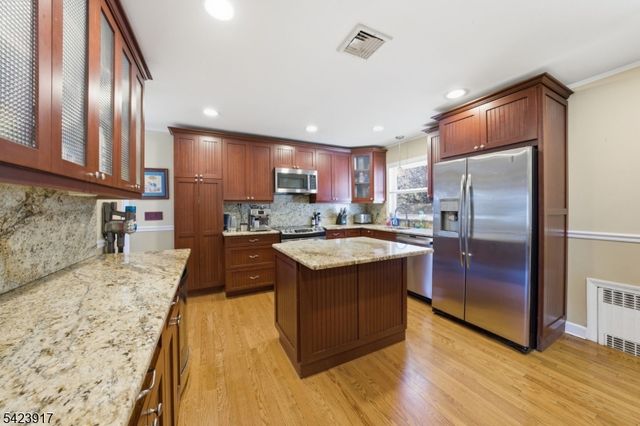964 Crescent Dr, Rahway City, NJ 07065