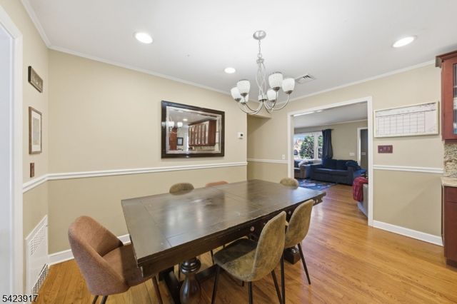 964 Crescent Dr, Rahway City, NJ 07065