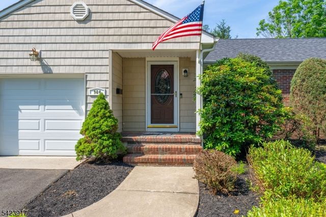 964 Crescent Dr, Rahway City, NJ 07065