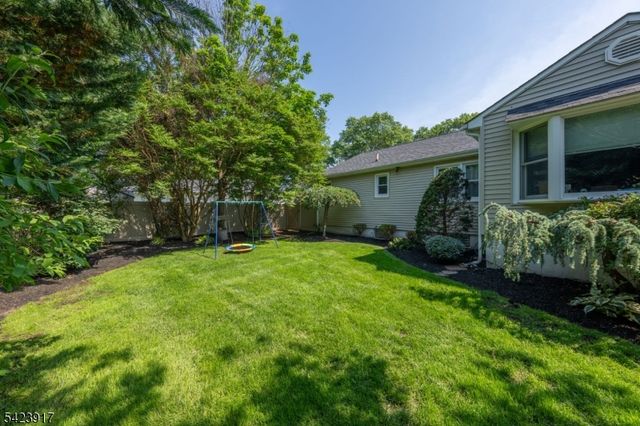 964 Crescent Dr, Rahway City, NJ 07065