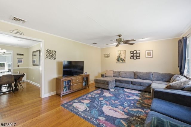 964 Crescent Dr, Rahway City, NJ 07065