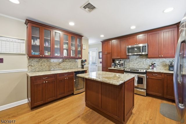 964 Crescent Dr, Rahway City, NJ 07065