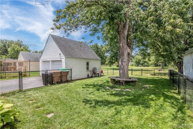 782 Beach Rd Road, Cheektowaga, NY 14225