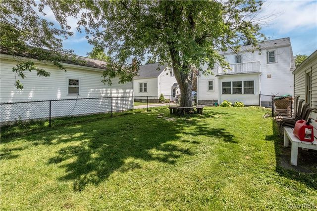 782 Beach Rd Road, Cheektowaga, NY 14225