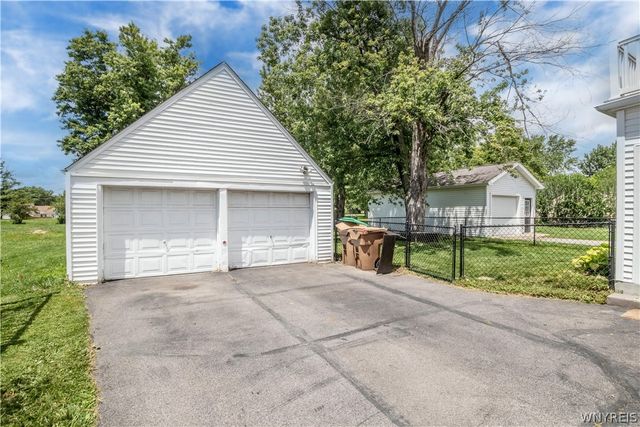 782 Beach Rd Road, Cheektowaga, NY 14225