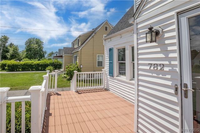 782 Beach Rd Road, Cheektowaga, NY 14225