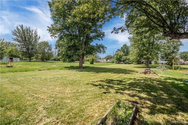 782 Beach Rd Road, Cheektowaga, NY 14225