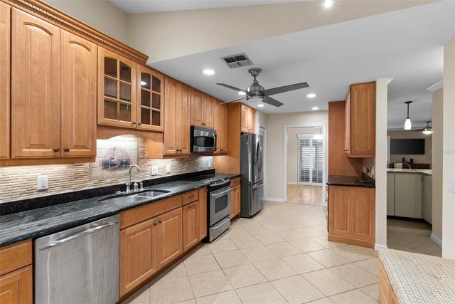 618 MAPLE OAK CIRCLE 108, Altamonte Springs, FL 32701