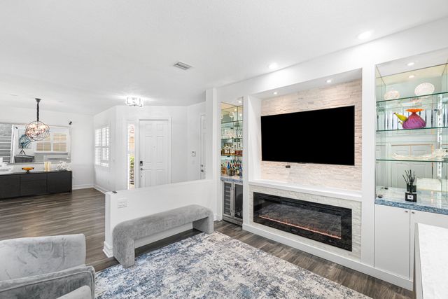 8300 Calabria Lakes Drive, Boynton Beach, FL 33473