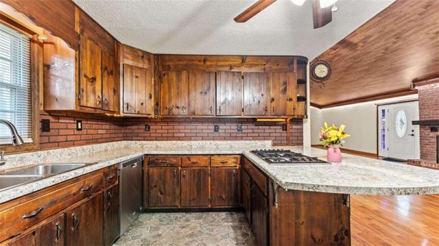 163 Portland Circle, Aragon, GA 30104