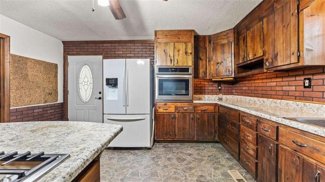 163 Portland Circle, Aragon, GA 30104