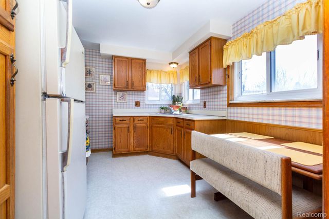 16717 Windermere Circle, Southgate, MI 48195