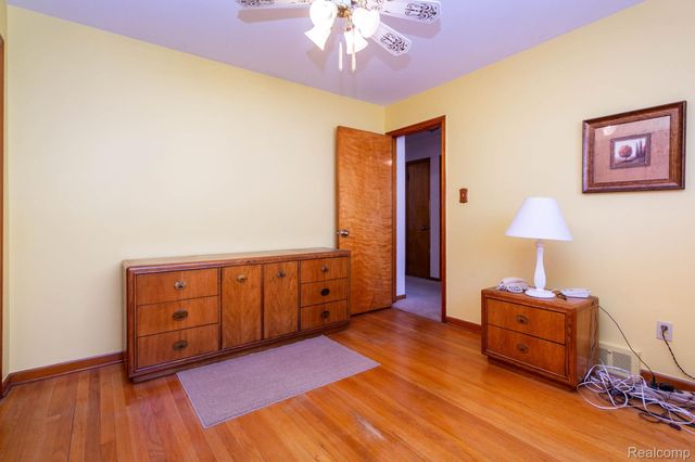 16717 Windermere Circle, Southgate, MI 48195